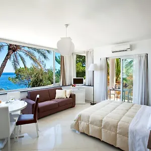 **** Aparthotel Oasis Italy